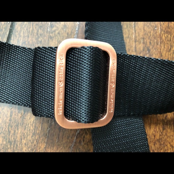 SOLD☹️HP🎉NWOT Lululemon Hip to be Free Bag - Picture 3 of 6